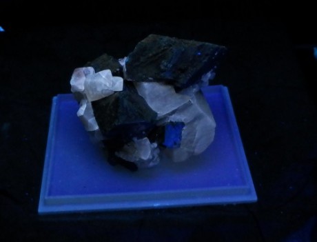 Galenit,kalcit,st.sběr, v UV-254nm